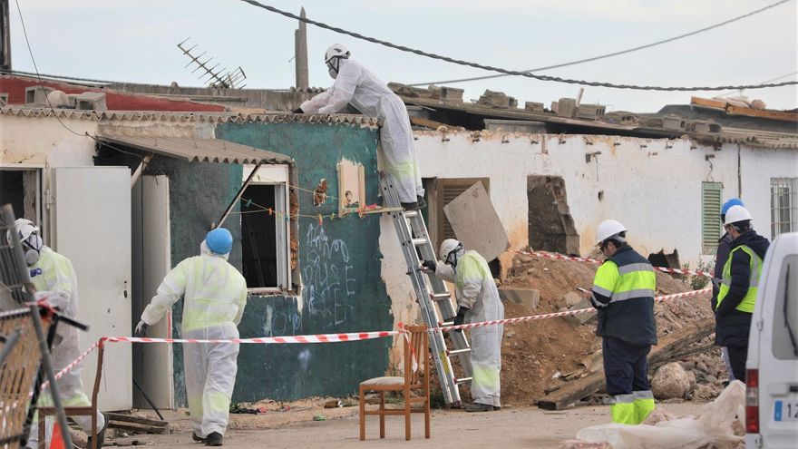 Abriss geht weiter: Besuch im &quot;Drogendorf&quot; Son Banya auf Mallorca