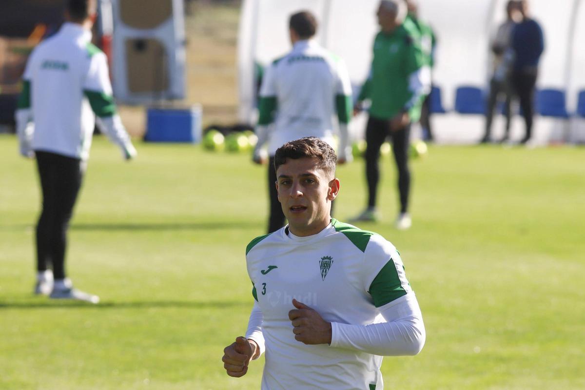 Juan María Alcedo, durante un entrenamiento del Córdoba CF, la pasada semana.