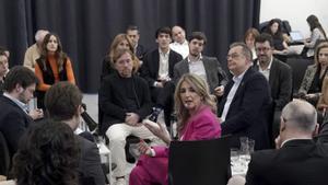 Silencis expectants i murmuris dividits