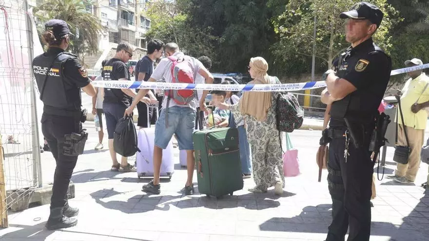 Desahucio en el barrio Virgen del Remedio en Alicante de una familia con 3 niños