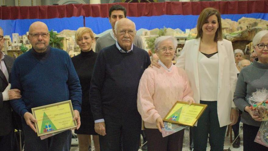 Alicia Comes gana el concurso de postales navideñas para mayores