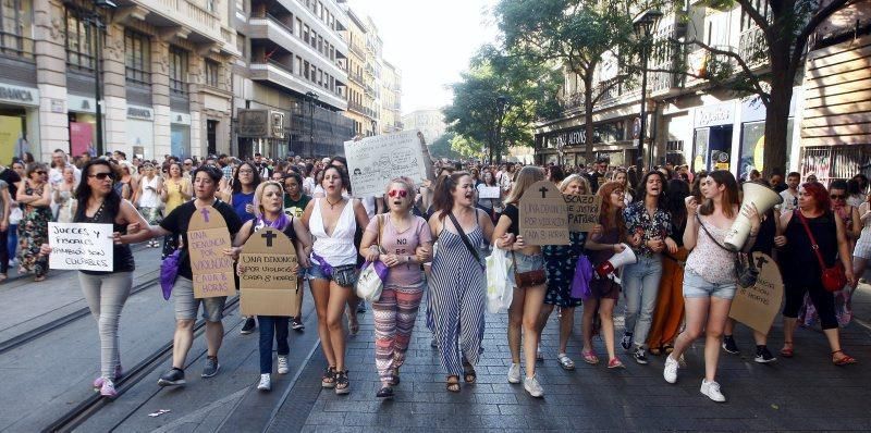 Manifestación contra la puesta en libertad de La Manada en Zaragoza