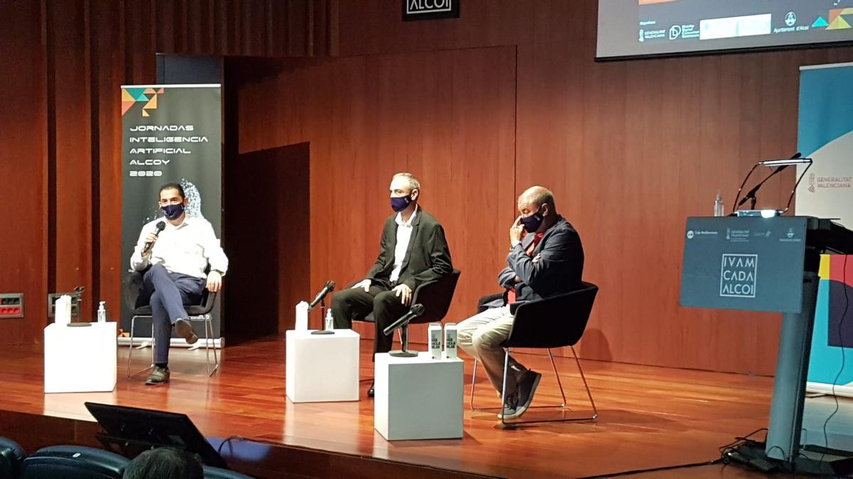 Inauguración de la segunda sesión a cargo de Toni Francés, Juan Ignacio Torregrosa y Antonio Rodes.