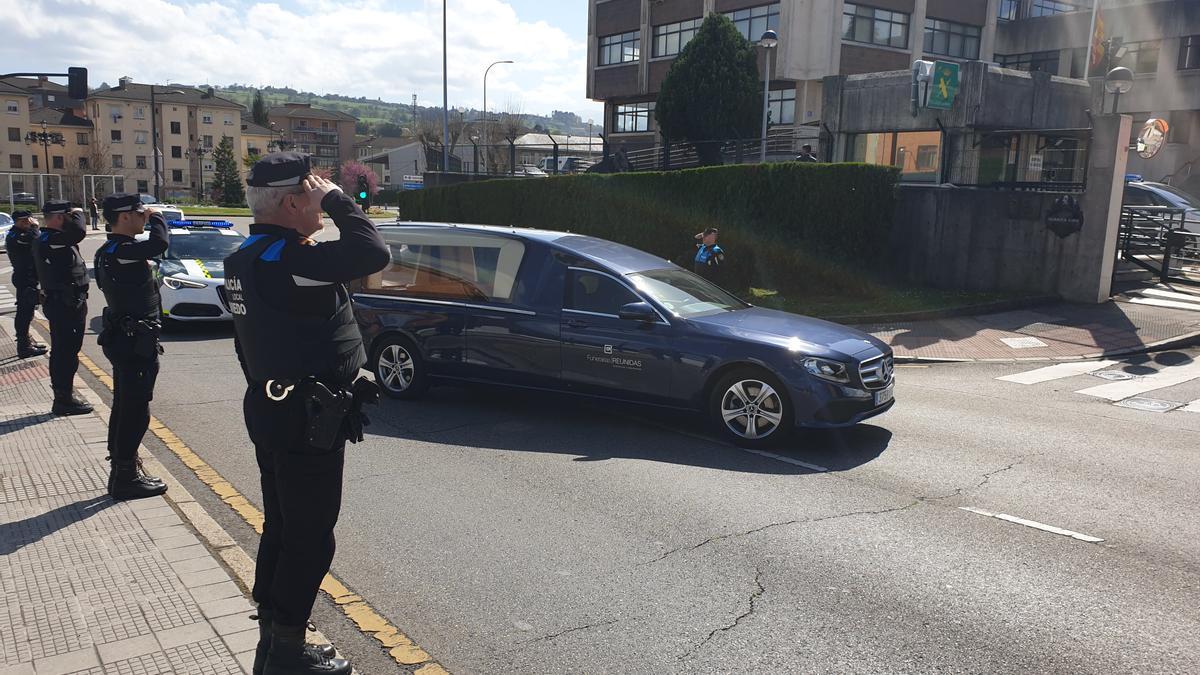 El cuerpo de Dámaso Guillén, recibido con honores en el Rubín