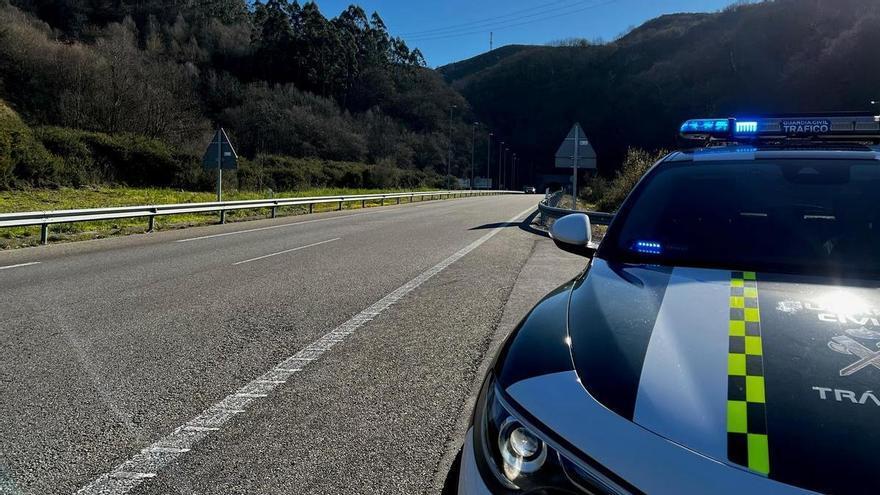 El &quot;kamikaze arrepentido&quot; de Langreo: dio la vuelta en la autovía de Riaño, condujo en sentido contrario y al kilómetro detuvo su vehículo