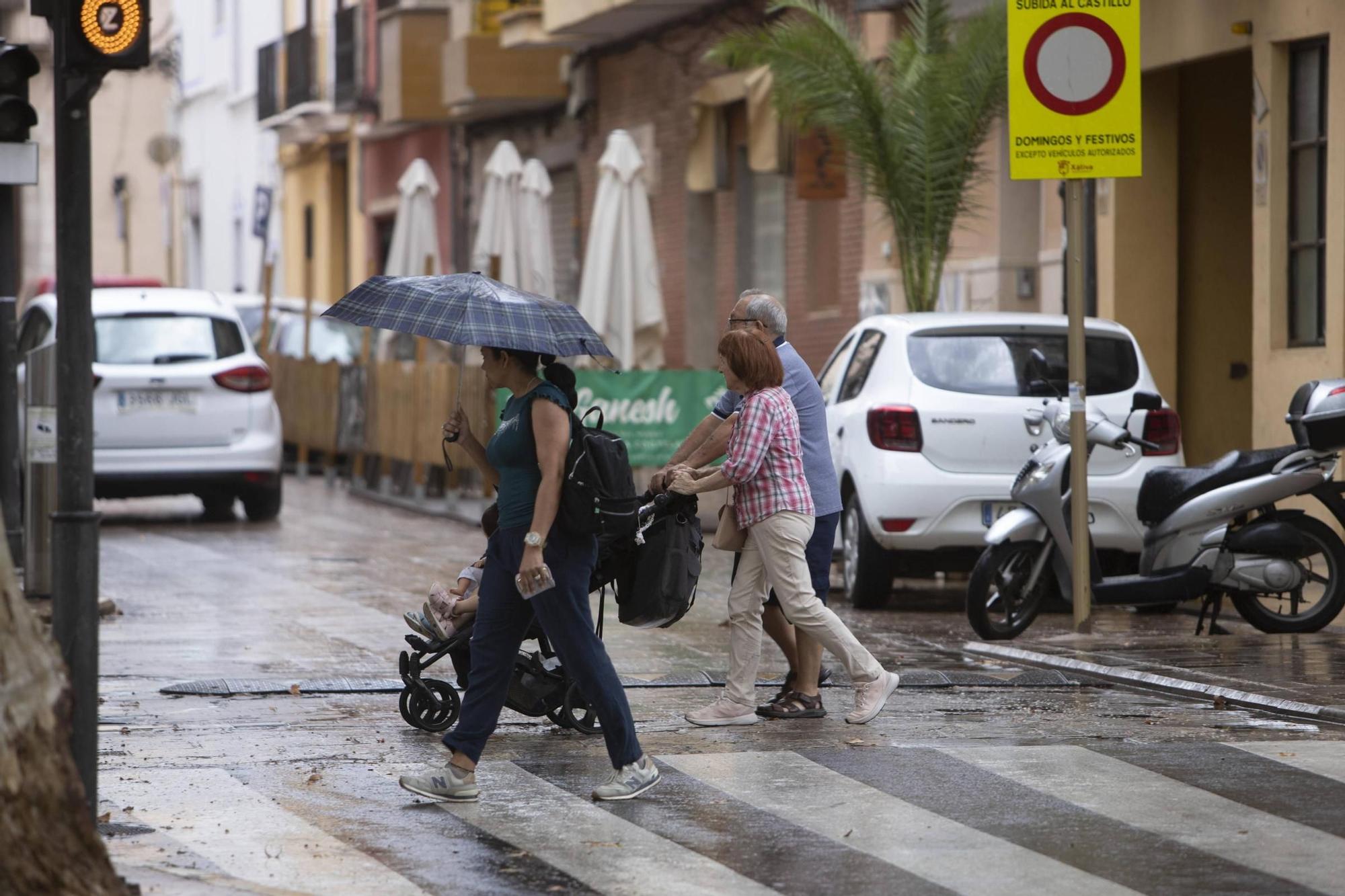 Las lluvias descargan de forma intensa pero muy corta en Xàtiva