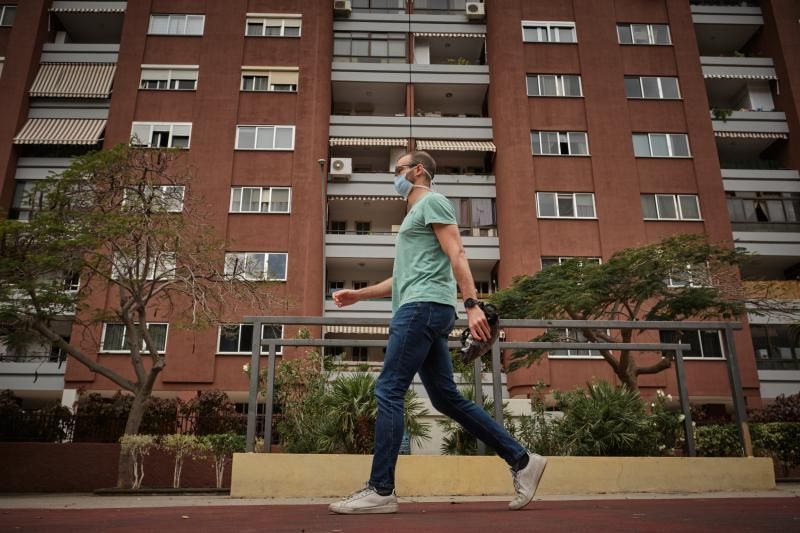 Ambiente en las calles Coronavirus Santa Cruz de Tenerife  | 18/03/2020 | Fotógrafo: Andrés Gutiérrez Taberne