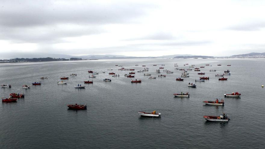 Embarcaciones de marisqueo en la ría de Arousa.