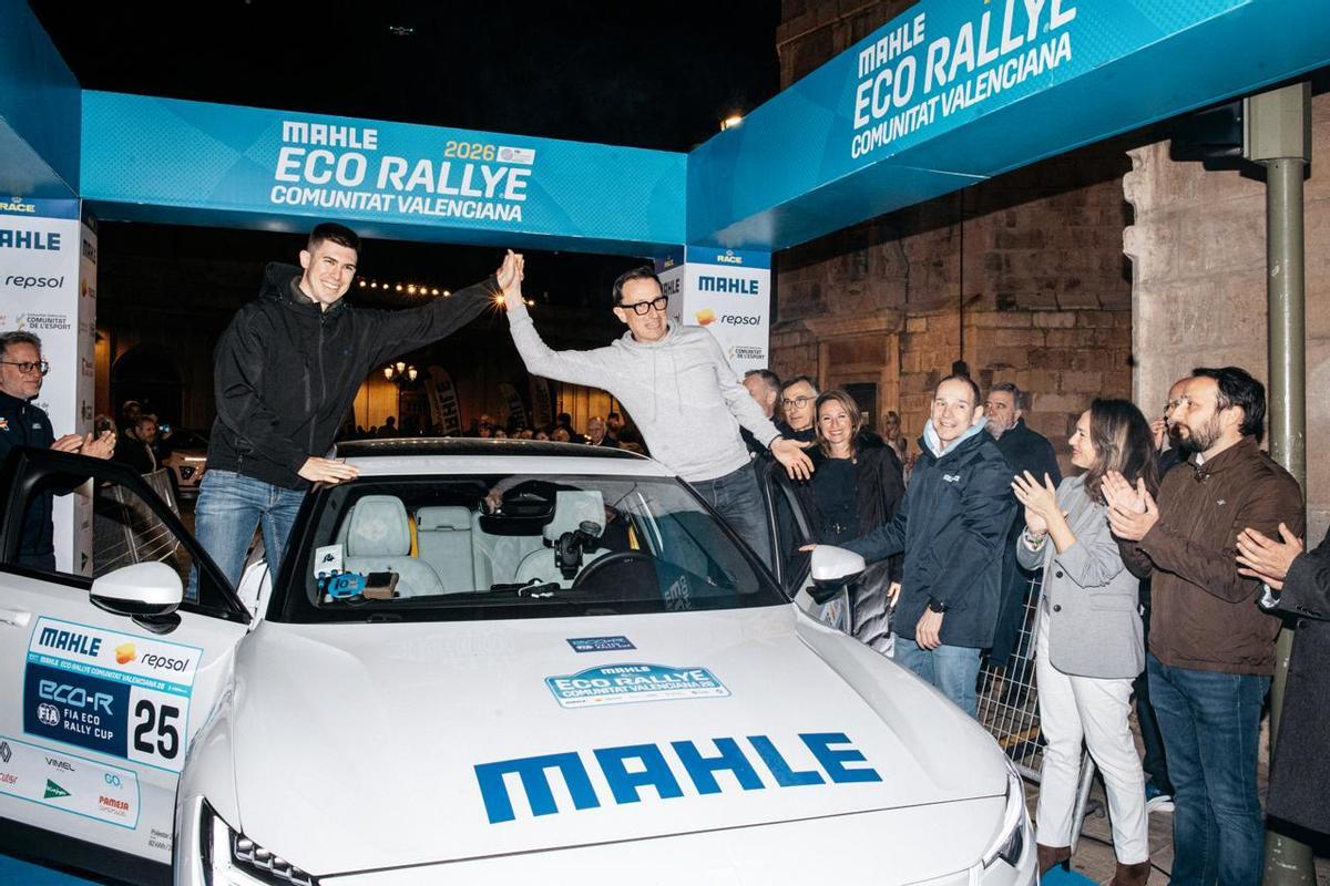 Ceremonia oficial de presentación del MAHLE Eco Rallye Comunitat Valenciana 2026, en la plaza Mayor.