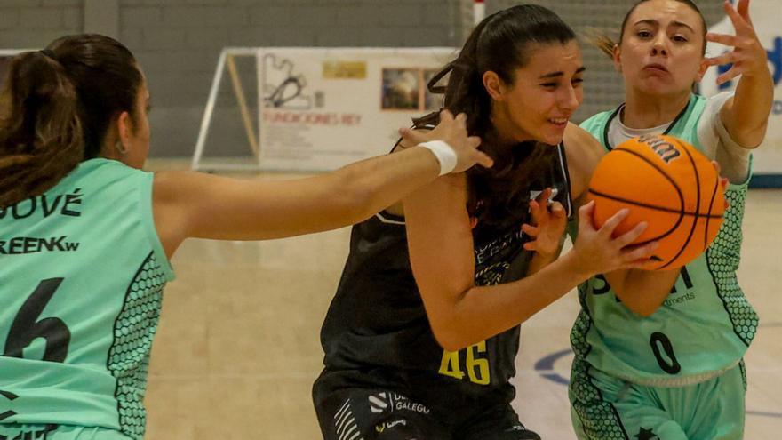 Las catalanas llegan a Vilagarcía con solo una victoria en su haber. |  Iñaki Abella