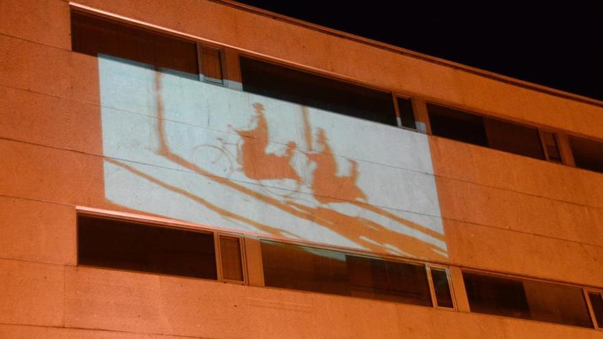 Cine con aplausos en el auditorio