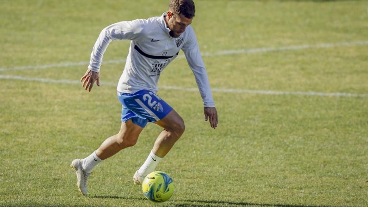 Calero, durante un entrenamiento con el plantel malacitano