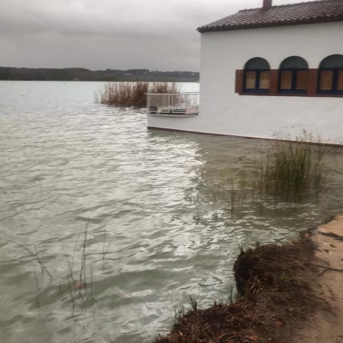 L'Estany de Banyoles ha desbordat