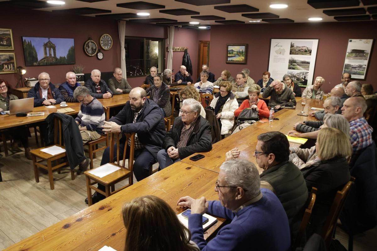 Los asistentes a la asamblea.