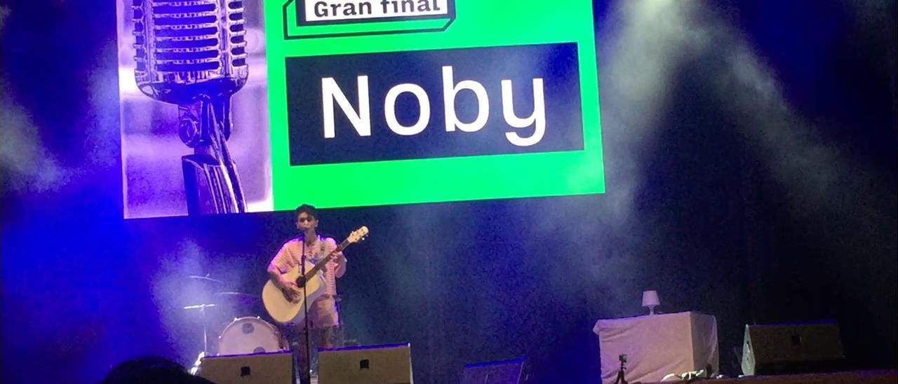 Noby, durante su actuación en la final.