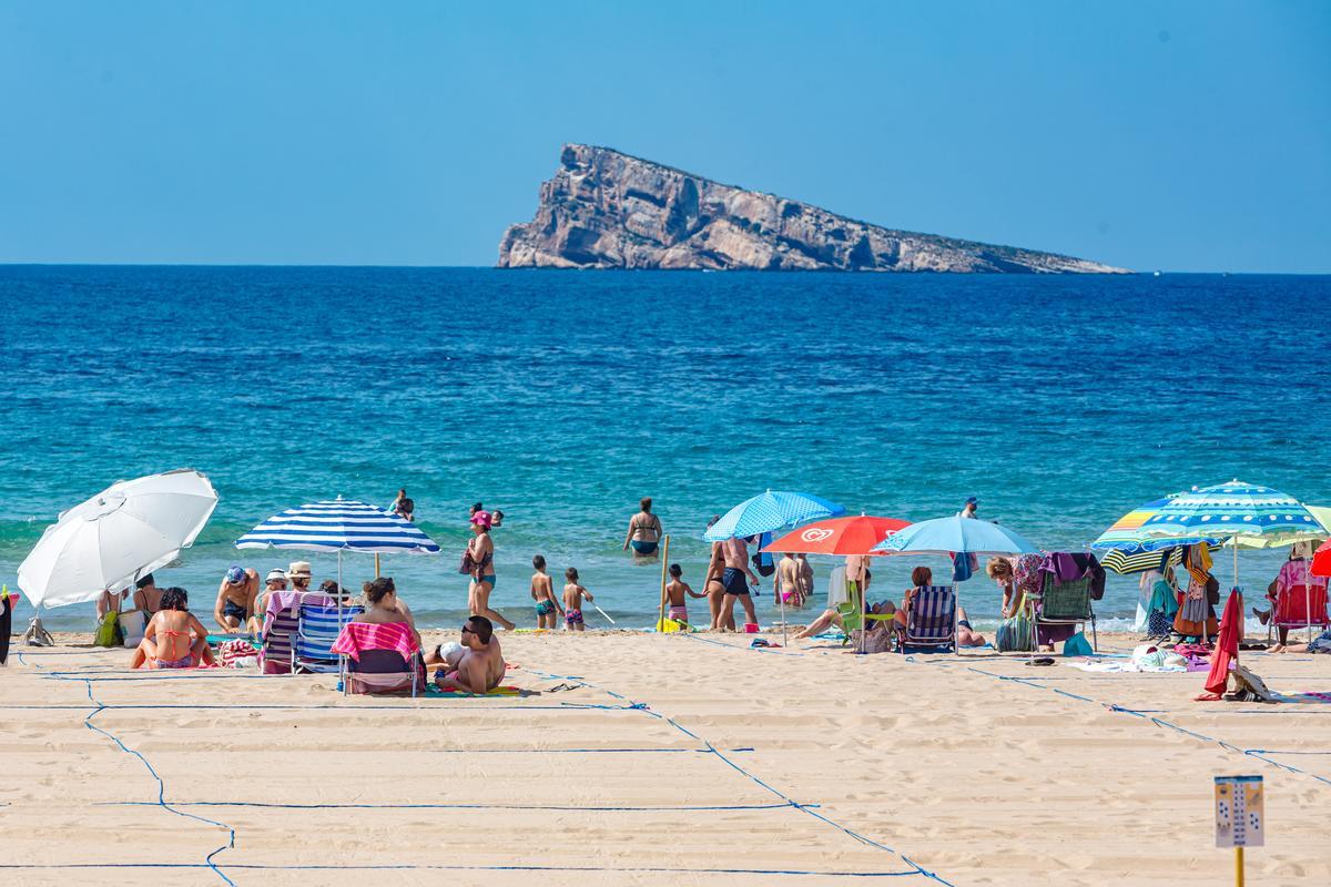 La isla de Benidorm: la leyenda del gigante que dio vida a este lugar mágico.