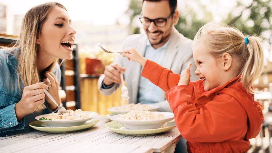 Cenar en familia es un hábito saludable que mejora nuestra vida