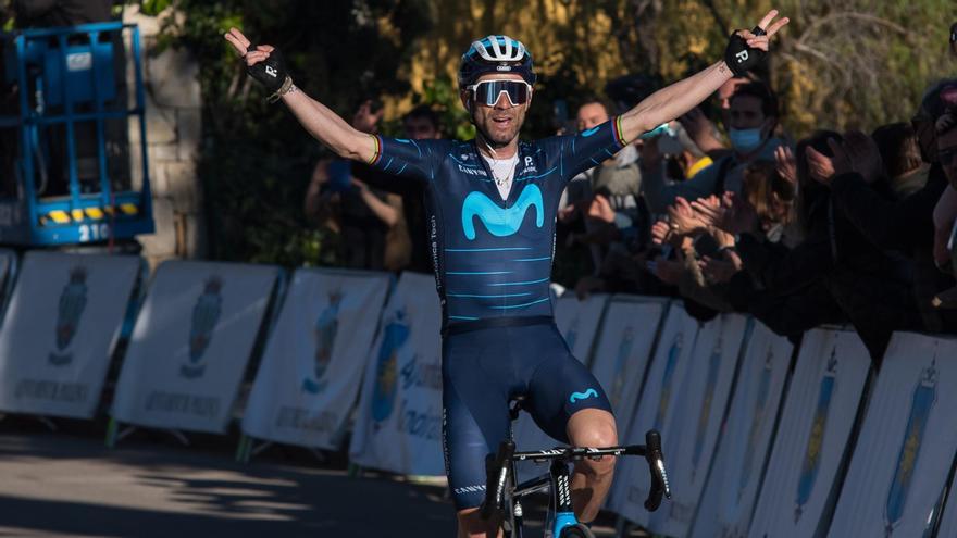 Valverde celebra su victoria en la meta del Port d&#039;Andratx