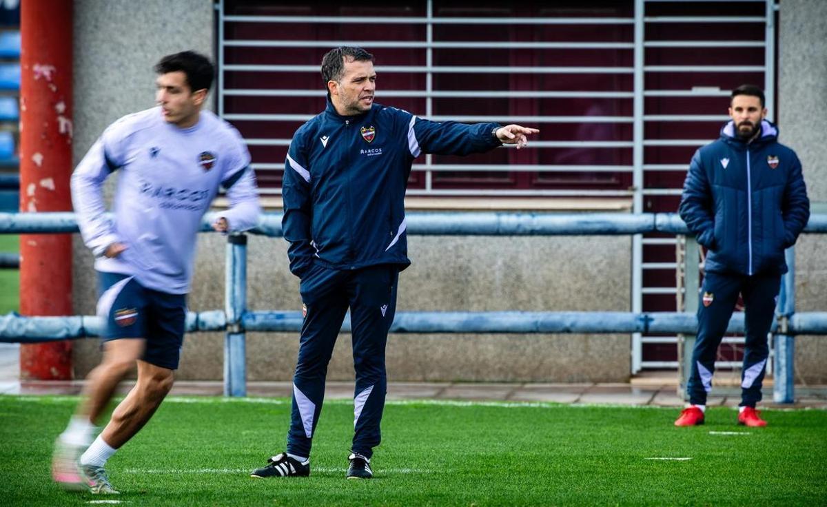 Luis Castro en su entrenamiento.