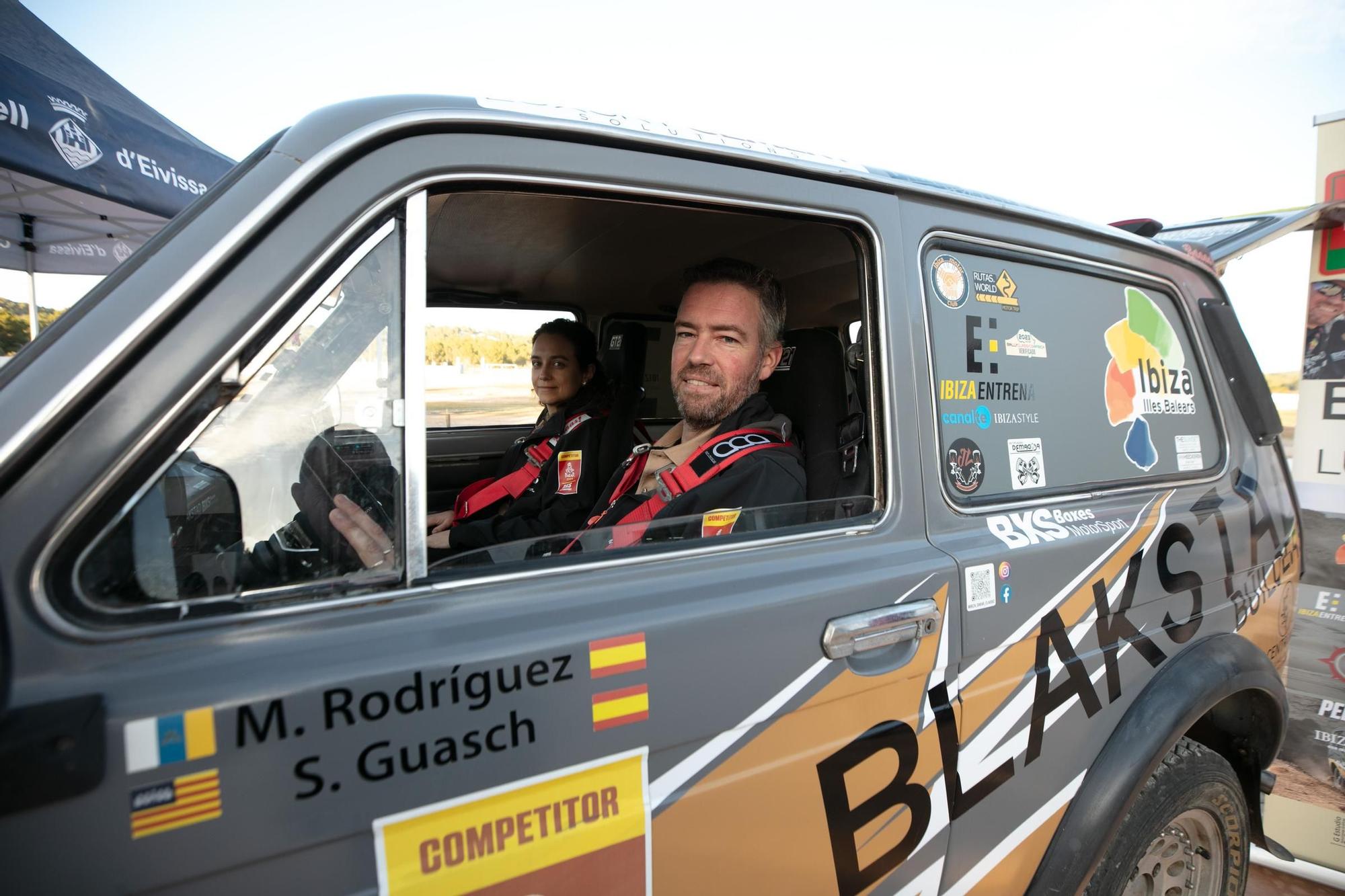 Descubre las fotos de la presentación de los corredores del Dakar en el hipódromo de Sant Rafel