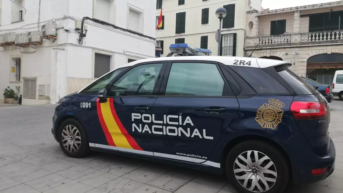 Detenido por agredir a su pareja frente a sus dos hijos en Cala en Porter