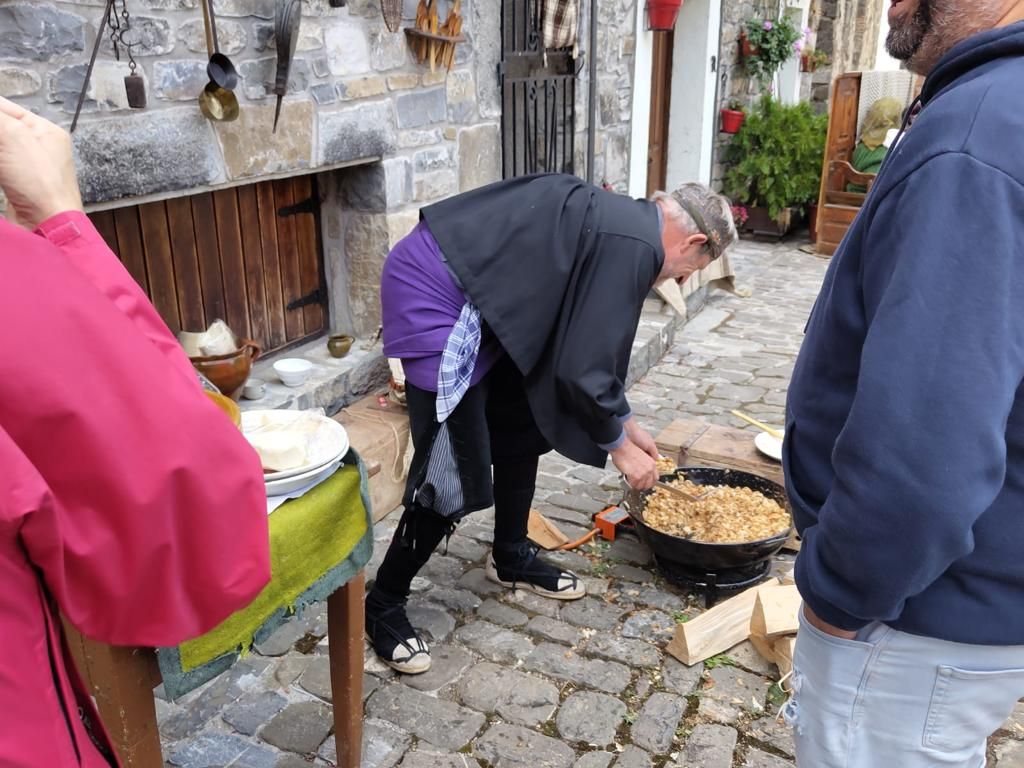 Jornada llena de tradición en el Día del Traje Ansotano