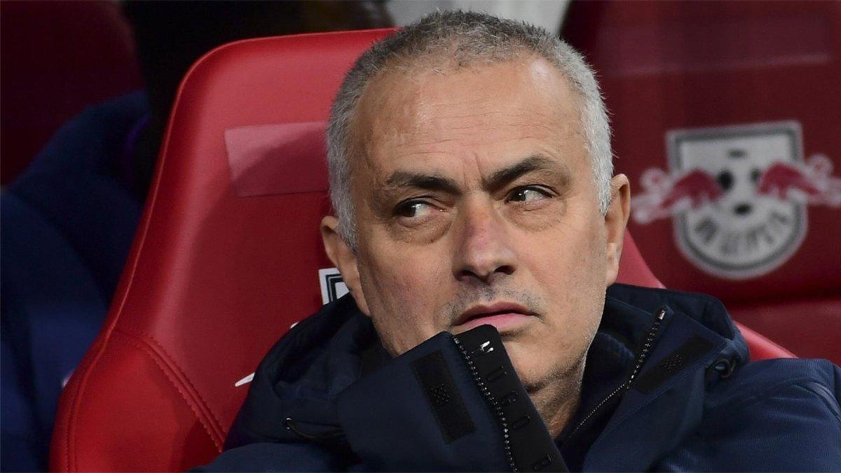 José Mourinho, en un momento del RB Leipzig-Tottenham de la Champions 2019/20