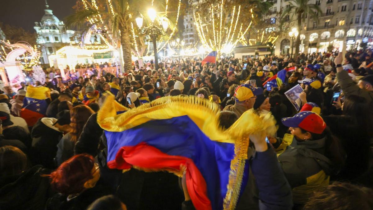 La oposición celebra en València a la "Venezuela libre" tras la captura de Maduro