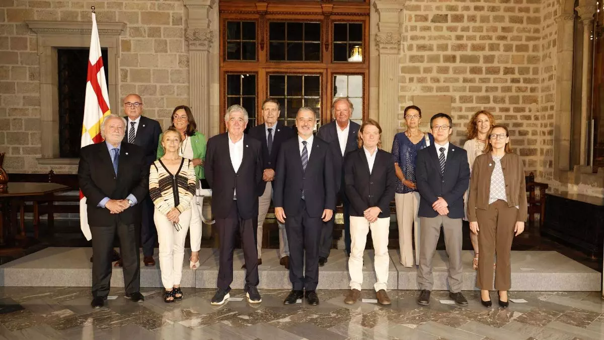 Visita institucional del Espanyol al Ayuntamiento de Barcelona en el marco de su 125 aniversario