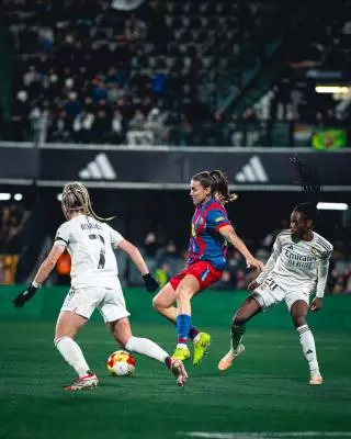 Patri Guijarro, la fútbolista total que parece que nunca se fue