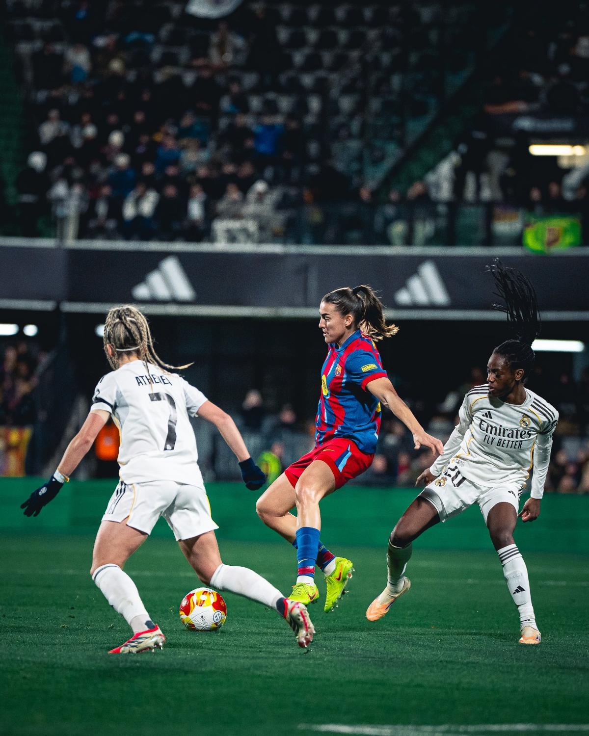 Patri Guijarro durante la final de la Supercopa