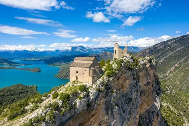 Una mujer de Cataluña compra un castillo por casi tres millones de euros sin verlo y lo dona a su pueblo