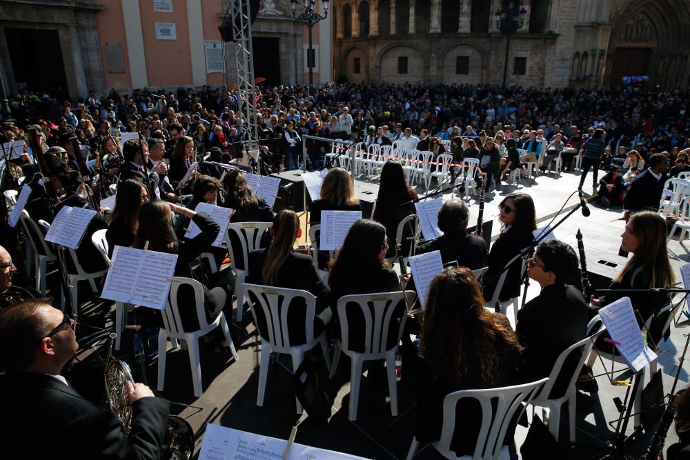 Concierto de música de superhéroes en la plaza de la Virgen