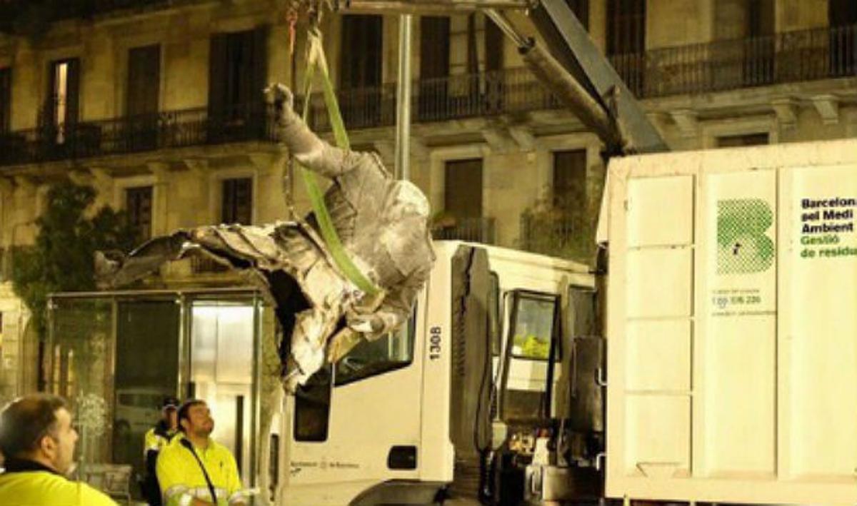 #Samataopaco, la catarsi tuitera amb el Franco decapitat del Born