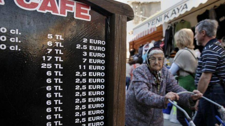 Los bancos chipriotas seguirán cerrados al menos hasta el jueves