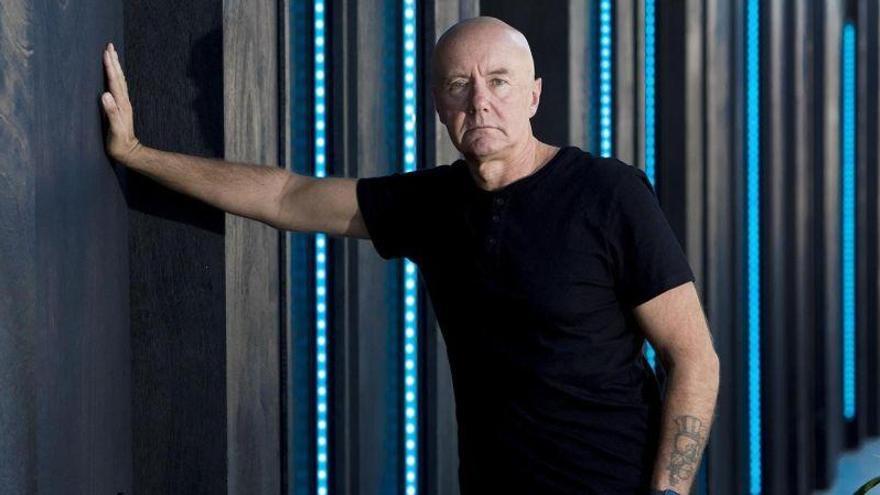 Irvine Welsh: «Si se acabaran la cerveza y la cocaína, habría una revolución»