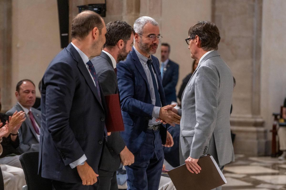 El Govern decide sobre la ampliación del aeropuerto de Barcelona El Govern decide sobre la ampliación del aeropuerto de Barcelona