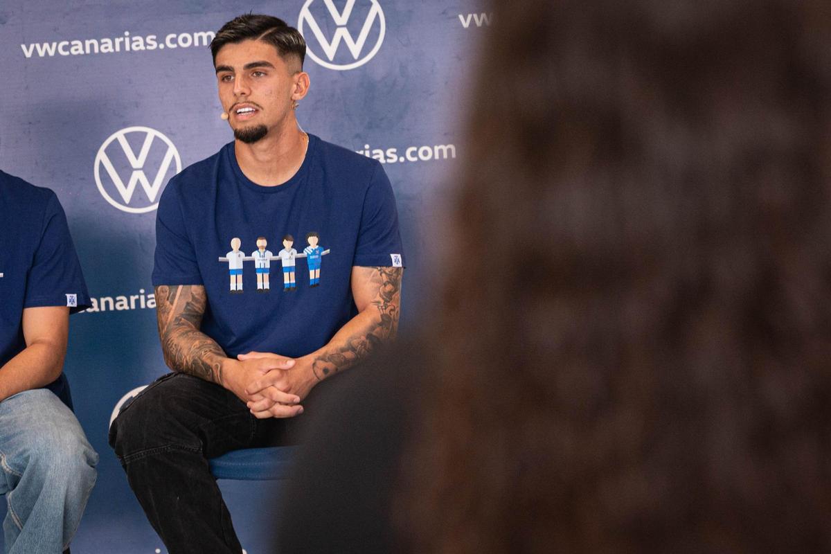 Presentación de Víctor Moreno, Neal Viereck y Grant-Leon Ranos, jugadores del CD Tenerife