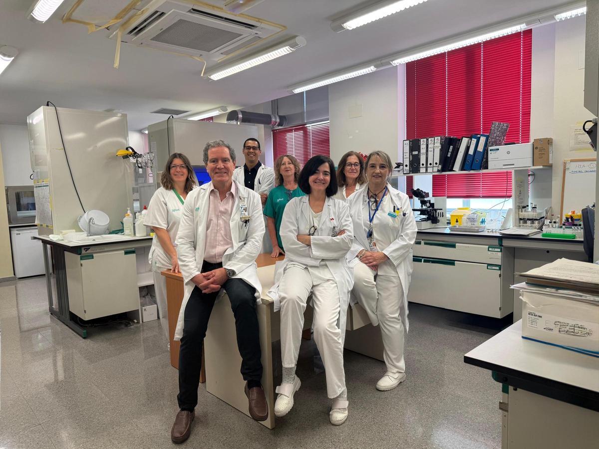 Equipo de profesionales de Microbiología del hospital Miguel Servet de Zaragoza.