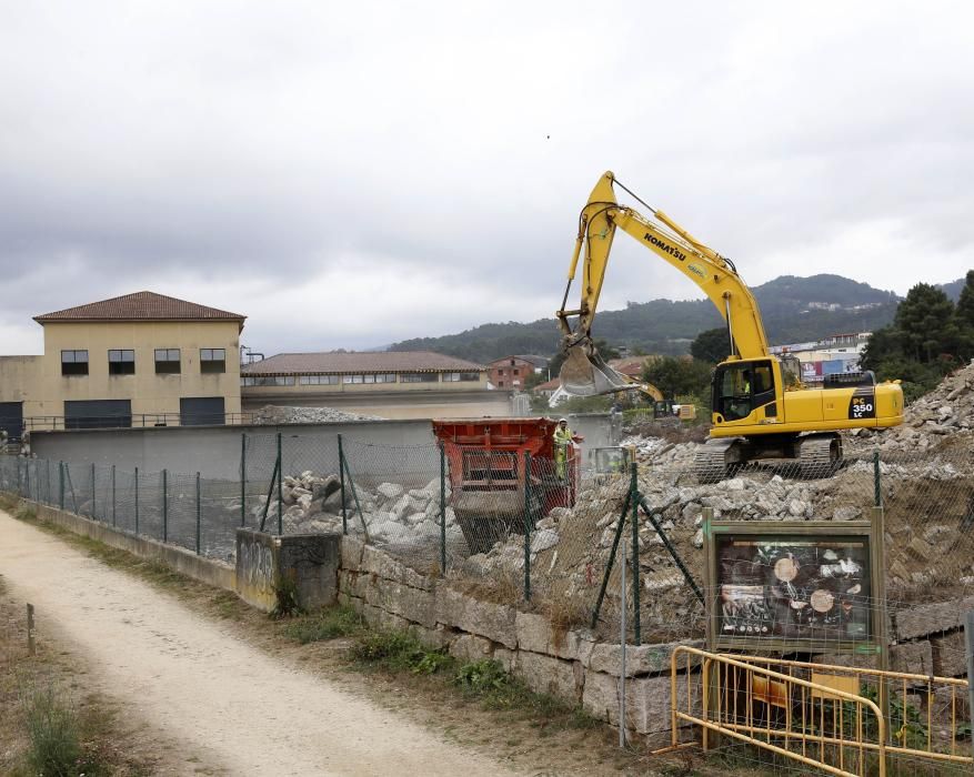 La piqueta liquida la vieja depuradora de Vigo