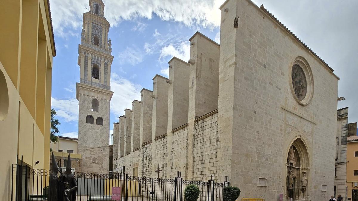 La Colegiata de Gandia, con su campanario recién restaurado.