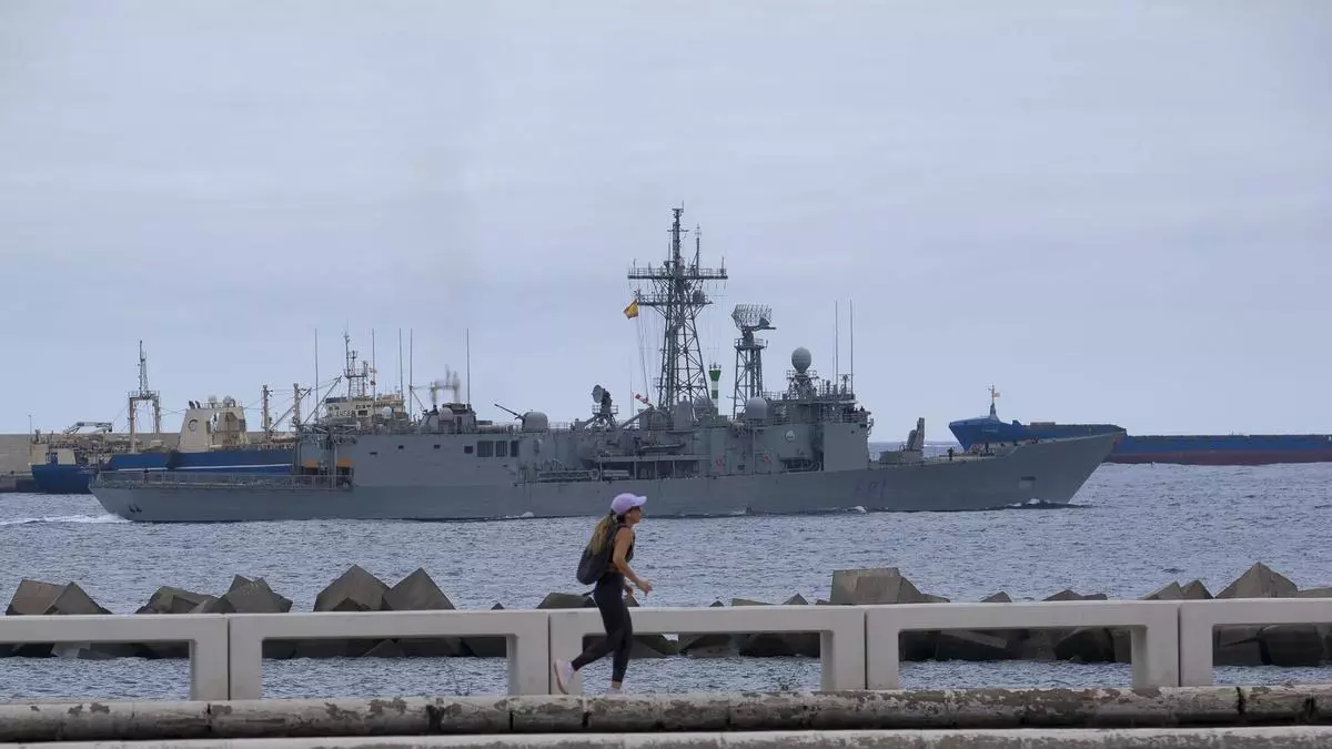 Las Fuerzas Armadas desembarcan este viernes en Las Alcaravaneras ante el Rey