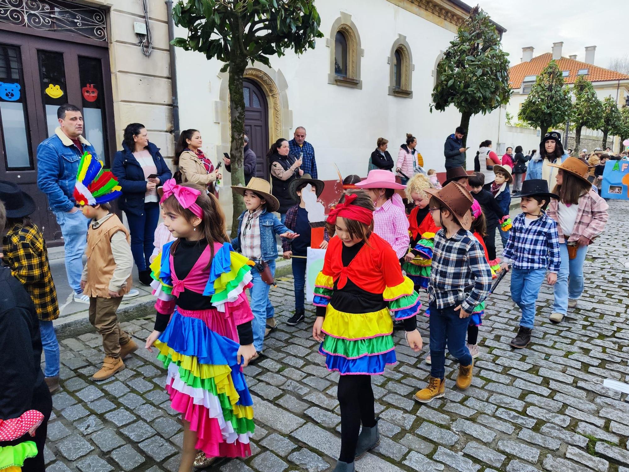 Un viaje por el mundo y a la naturaleza: así han celebrado los colegios de Villaviciosa el carnaval