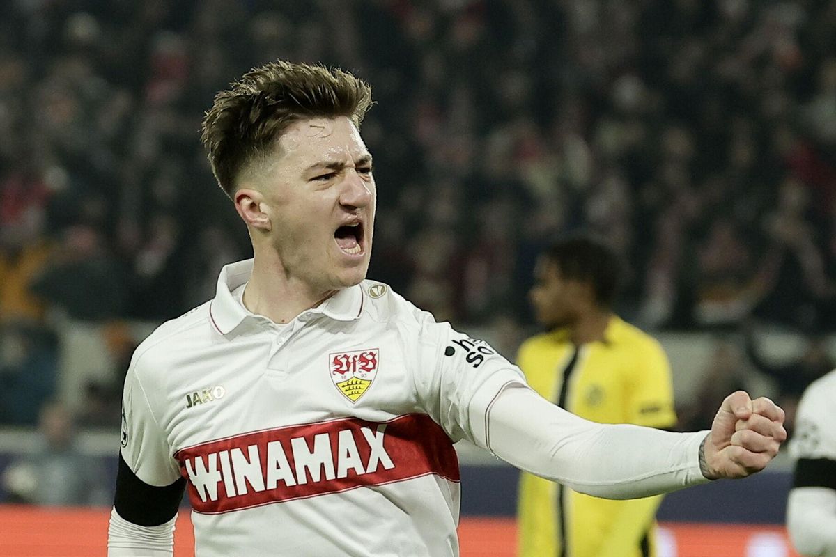 Stuttgart (Germany), 11/12/2024.- Angelo Stiller of Stuttgart celebrate after scoring the 1-1 equalizer goal during the UEFA Champions League match between VfB Stuttgart and BSC Young Boys, in Stuttgart, Germany, 11 December 2024. (Liga de Campeones, Alemania) EFE/EPA/RONALD WITTEK