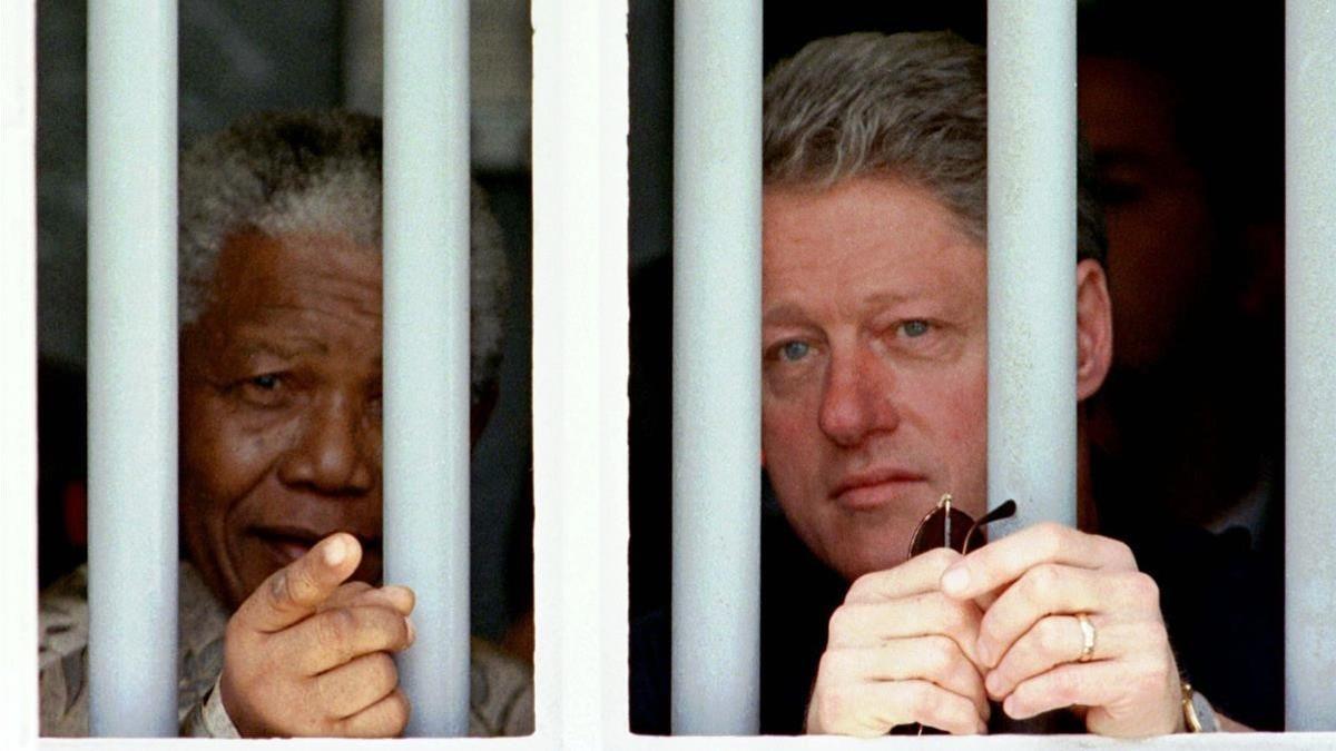 Mandela y Clinton en la celda de Robben Island