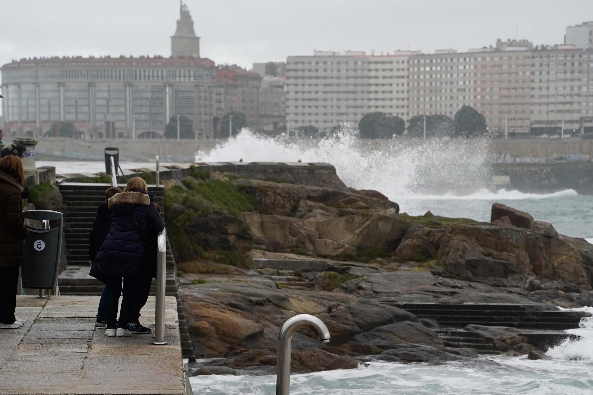 Pleamar en Riazor: últimos coletazos de la borrasca 'Nelson'