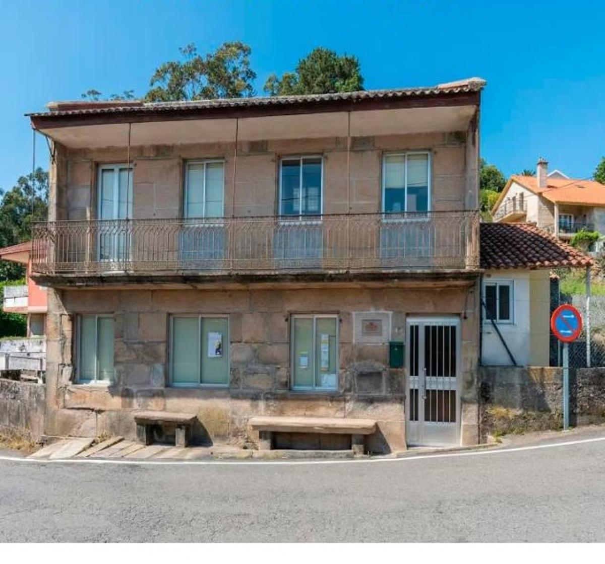 La casa en donde estaba la antigua escuela unitaria de Seixo.