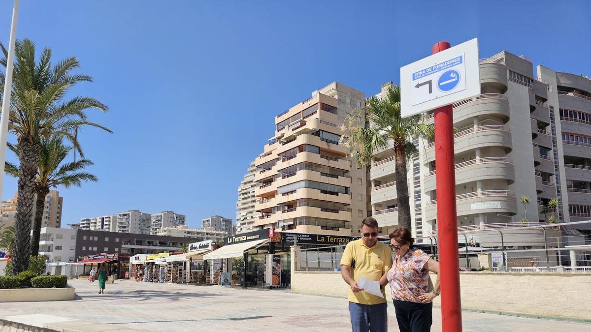 El Ayuntamiento recuerda que las colillas constituyen uno de los residuos más contaminantes presentes en el litoral