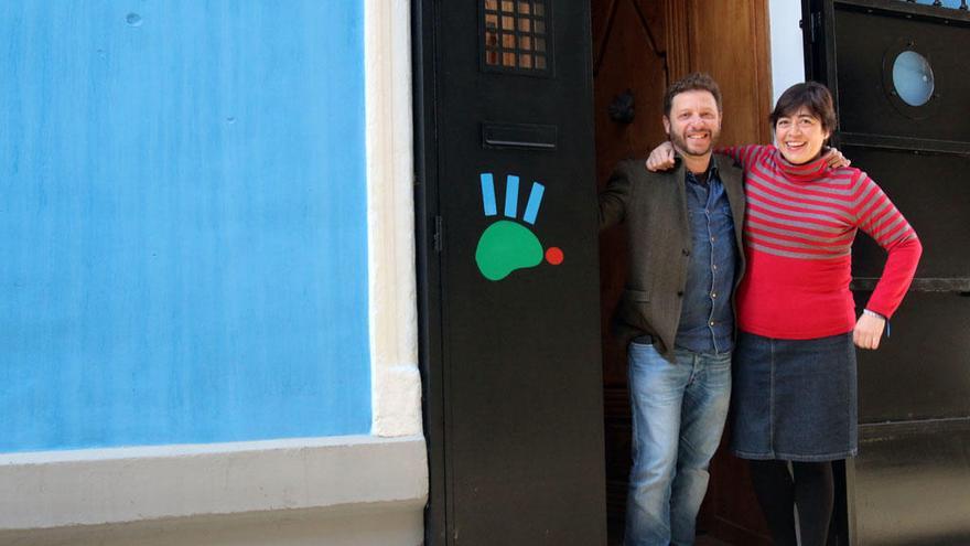 Ana Vicaria y Fede Ayllón, agradecidos, en el local de la calle Hernán Ruiz en el que abrirán su restaurante.