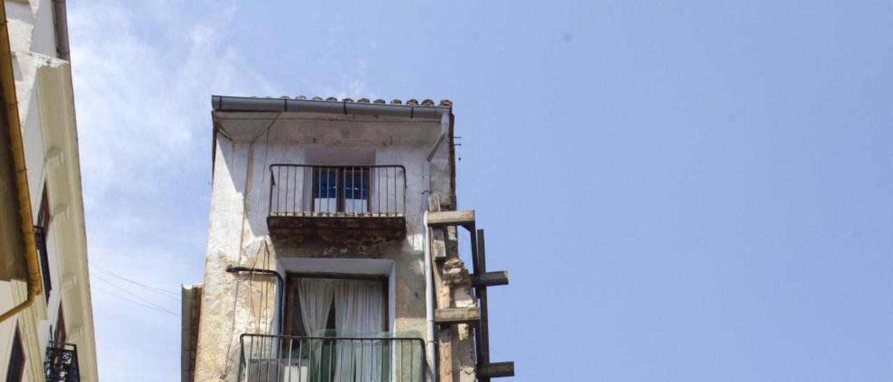 Los vecinos de Ciutat Vella piden que se termine la rehabilitación del barrio